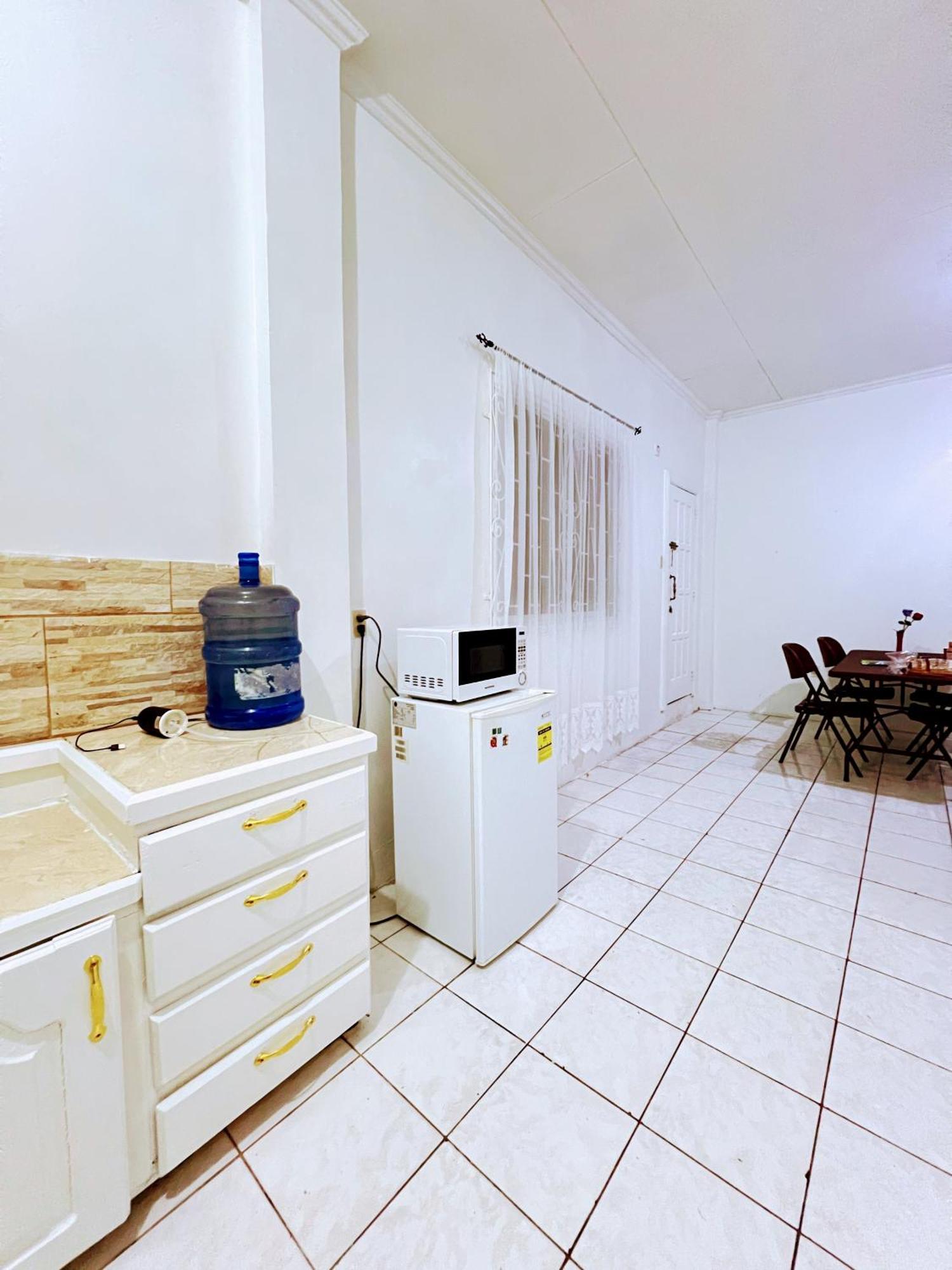 Emerald Apartments Inc Georgetown Bagian luar foto