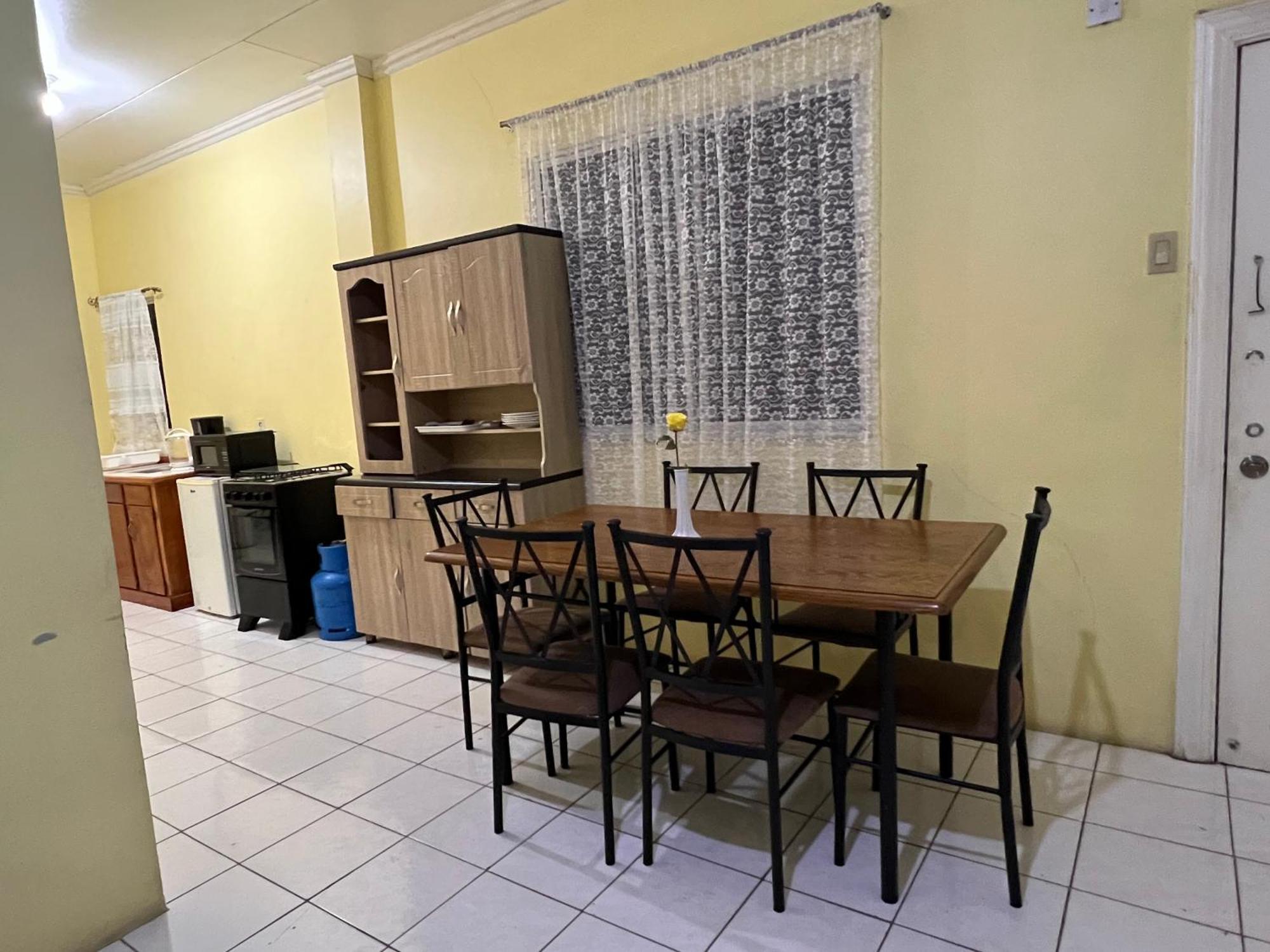 Emerald Apartments Inc Georgetown Bagian luar foto