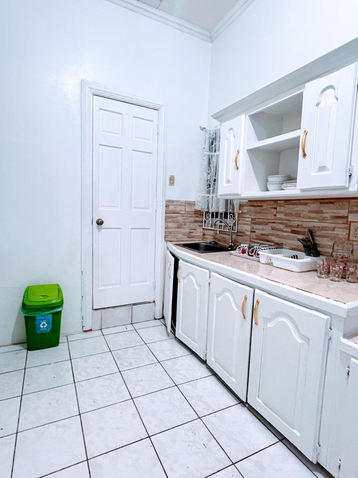 Emerald Apartments Inc Georgetown Bagian luar foto